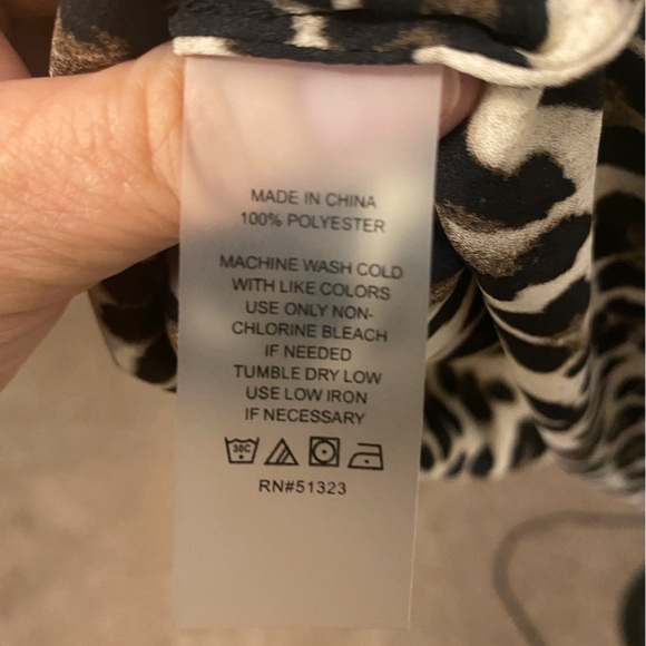 Vince camuto Leopard Print Sleeveless Top - Picture 6 of 6